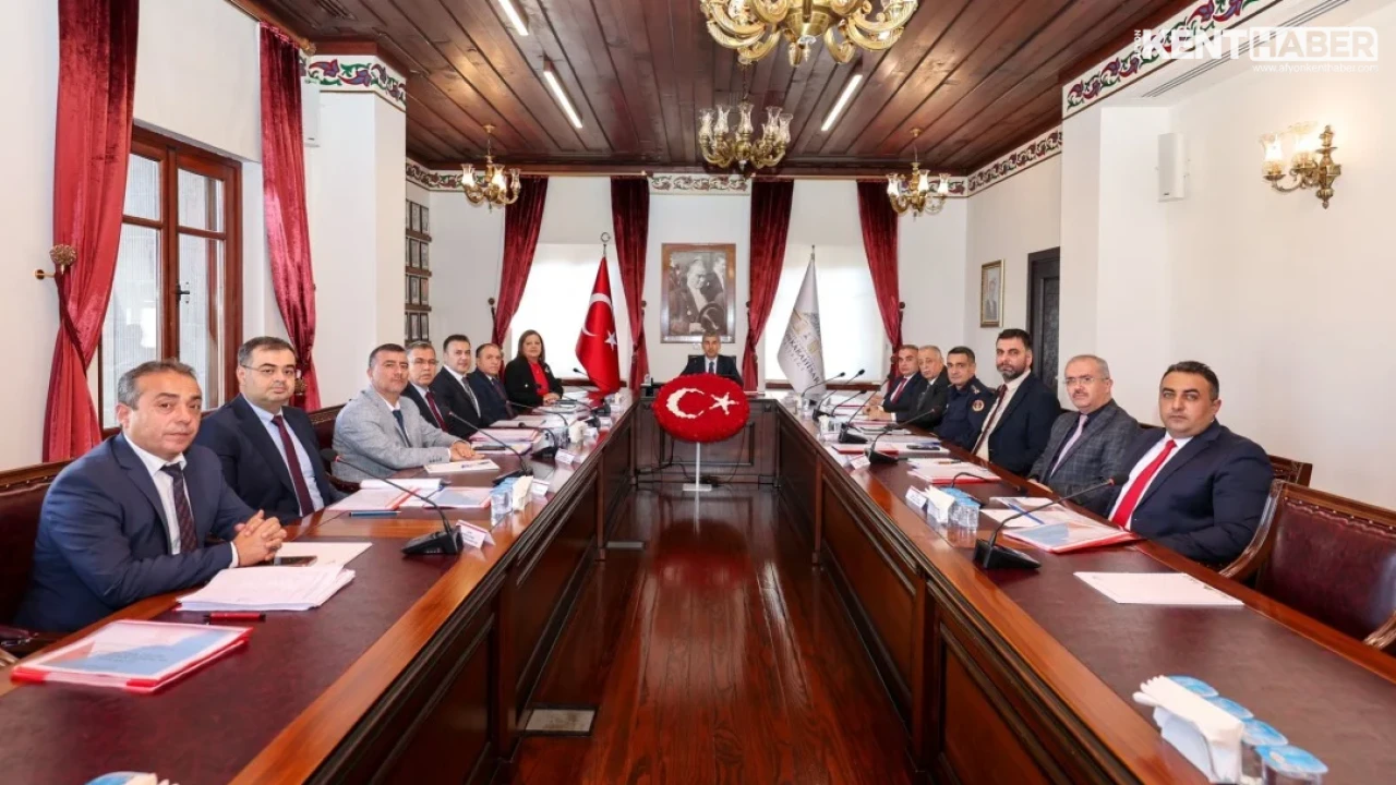 Afyonkarahisar Valisi Dr. Naci Aktaş Başkanlığında Eğitim Güvenliği Toplantısı Yapıldı - Detay Görsel 2