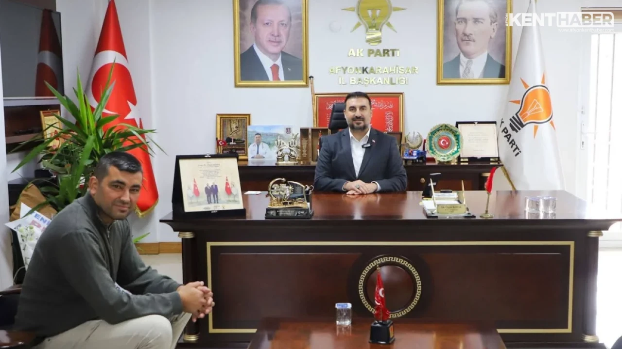 Yazar Hasan Başdemir'den AK Parti Afyonkarahisar İl Başkanı Dr. Özgür Kavak'a Anlamlı Ziyaret - Detay Görsel 3